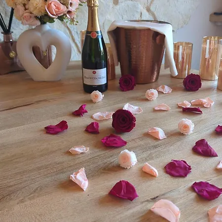 Casa Eros - Secure Private Parking Apartman *